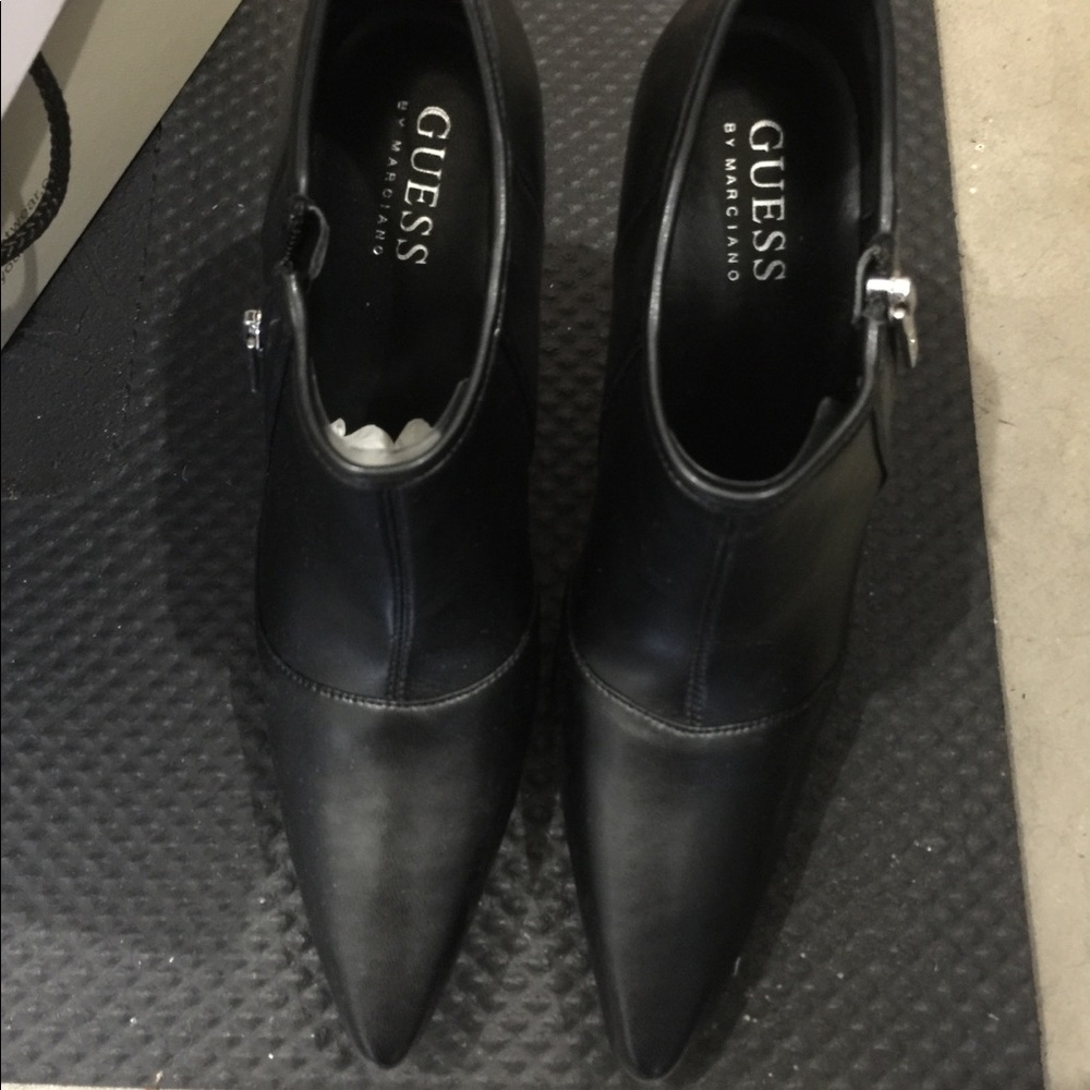Guess by Marciano Pointed Toe Heel [NWT]